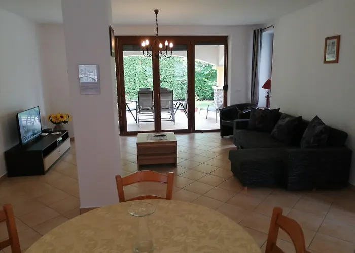 Case de vacanță Kuria Nyaralo